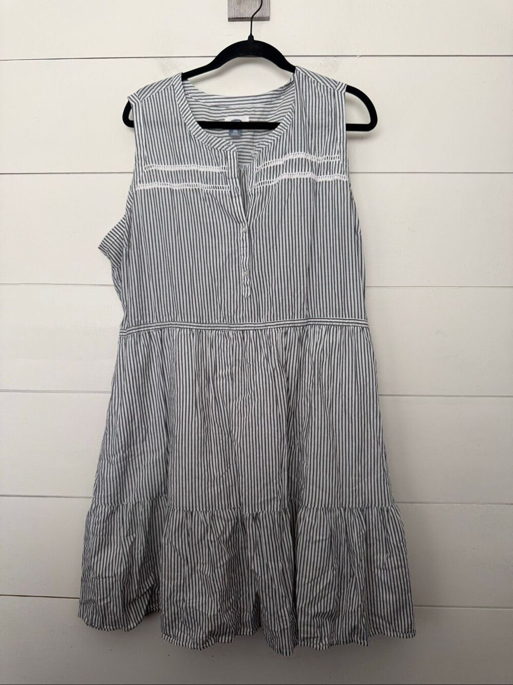 Old Navy Women’s XXL Grey White Striped Knee Length Dress